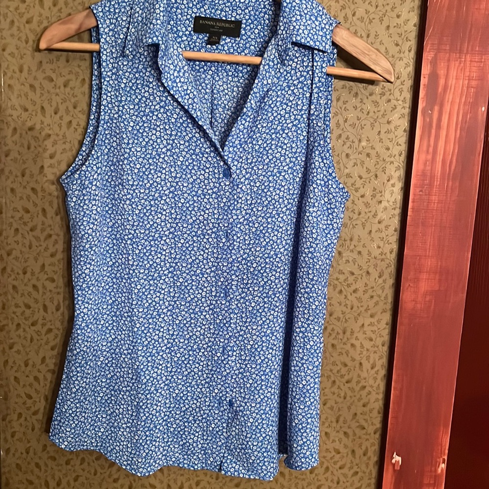 banana republic sleeveless blouse
